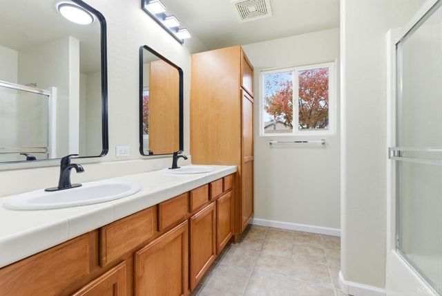 1975 W Tudor Lane, Hanford, CA 93230