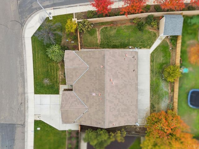 1975 W Tudor Lane, Hanford, CA 93230