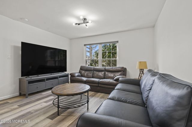 1604 Buckingham Circle, Middletown, NJ 07748