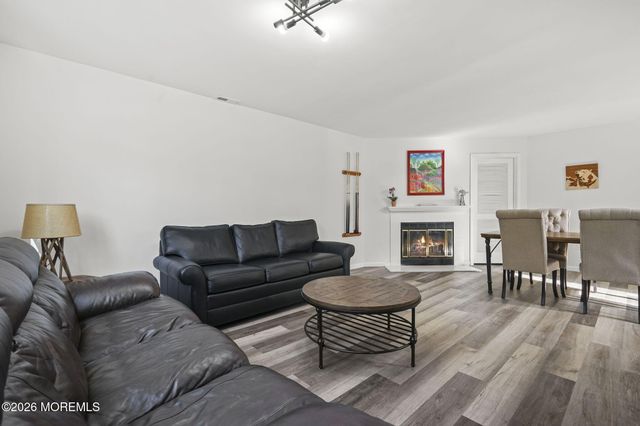 1604 Buckingham Circle, Middletown, NJ 07748