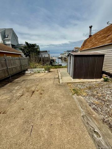 1111 Cross Bay Boulevard, Broad Channel, NY 11693