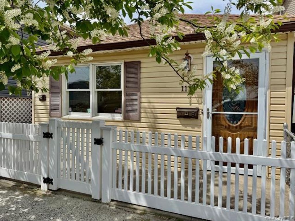 1111 Cross Bay Boulevard, Broad Channel, NY 11693