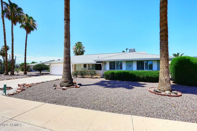 10402 W WININGER Circle, Sun City, AZ 85351