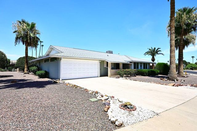 10402 W WININGER Circle, Sun City, AZ 85351