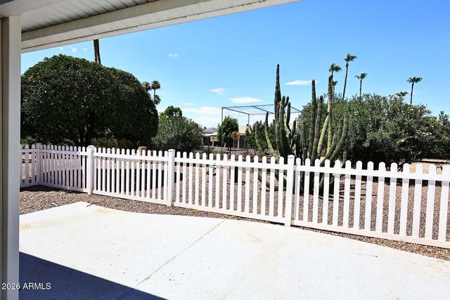 10402 W WININGER Circle, Sun City, AZ 85351