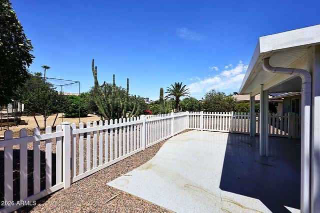 10402 W WININGER Circle, Sun City, AZ 85351