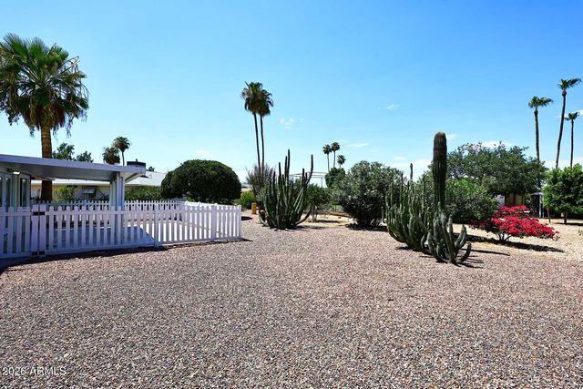 10402 W WININGER Circle, Sun City, AZ 85351