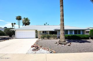 10402 W WININGER Circle, Sun City, AZ 85351