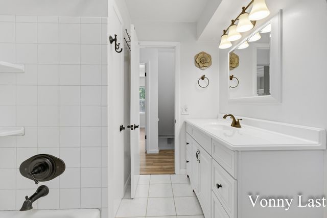 875 SE Argo Avenue SE, Grand Rapids, MI 49546