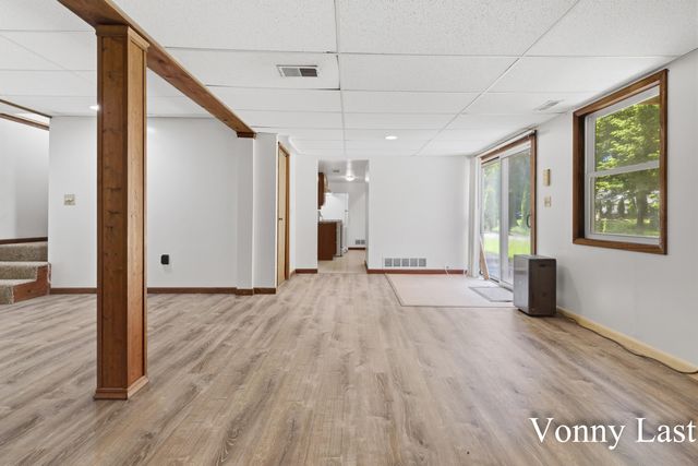 875 SE Argo Avenue SE, Grand Rapids, MI 49546