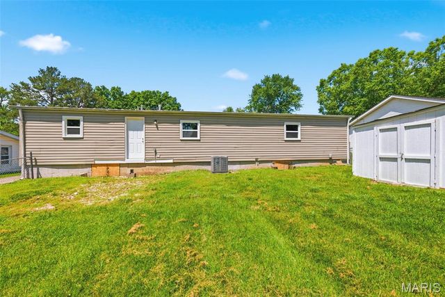 156 Hogan Avenue, Pacific, MO 63069