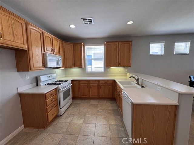 11115 Sun River Court, Apple Valley, CA 92308