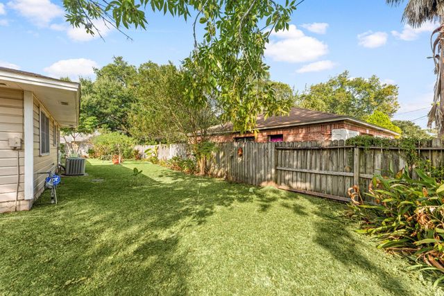 1811 Myrtle Street, Liberty, TX 77575