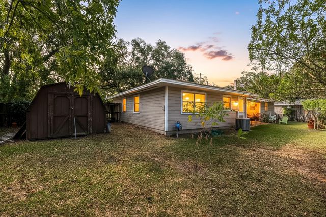 1811 Myrtle Street, Liberty, TX 77575