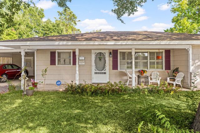 1811 Myrtle Street, Liberty, TX 77575