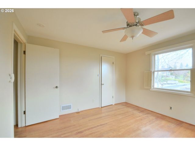 605 FULVUE Dr, Eugene, OR 97405