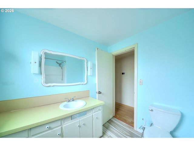 605 FULVUE Dr, Eugene, OR 97405