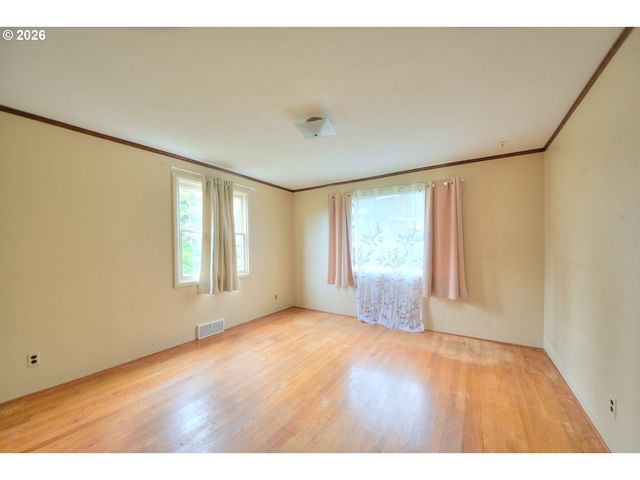 605 FULVUE Dr, Eugene, OR 97405