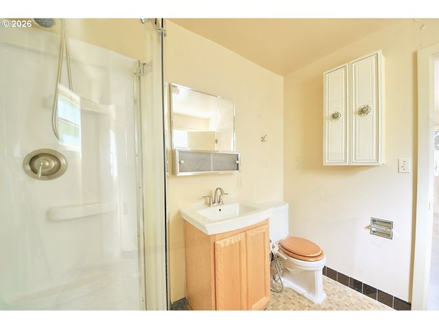 605 FULVUE Dr, Eugene, OR 97405