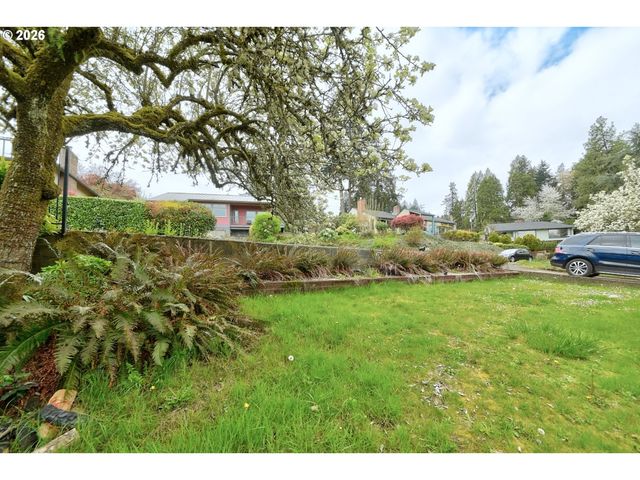605 FULVUE Dr, Eugene, OR 97405