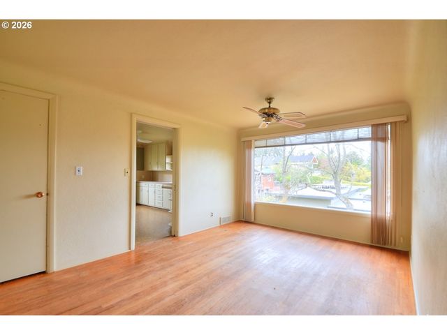 605 FULVUE Dr, Eugene, OR 97405