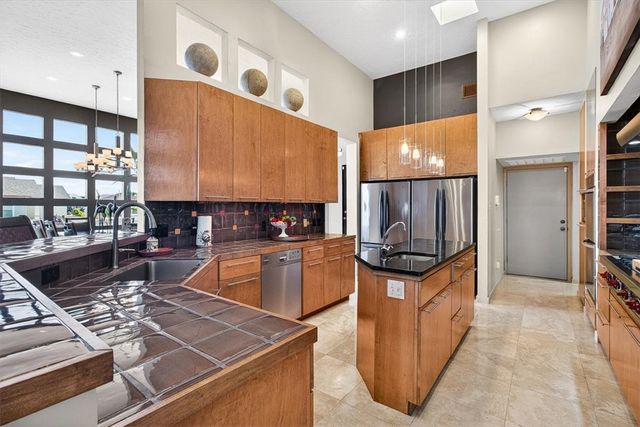 112 Sailfish Ct, Aransas Pass, TX 78336