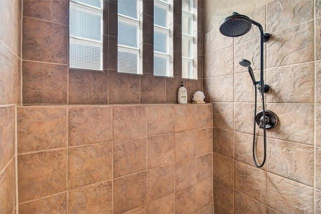 112 Sailfish Ct, Aransas Pass, TX 78336