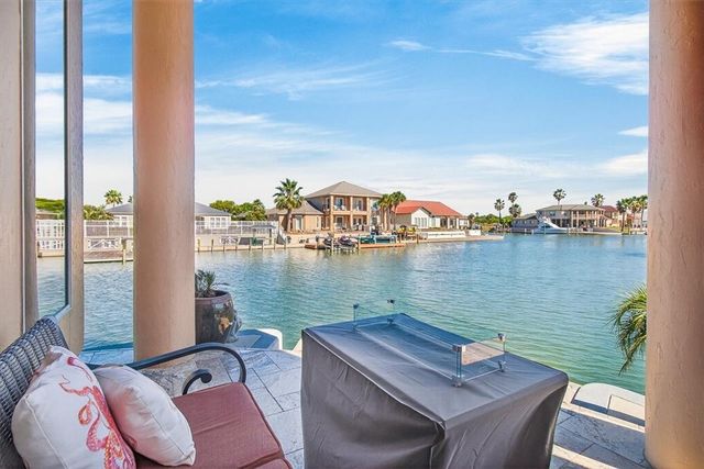 112 Sailfish Ct, Aransas Pass, TX 78336
