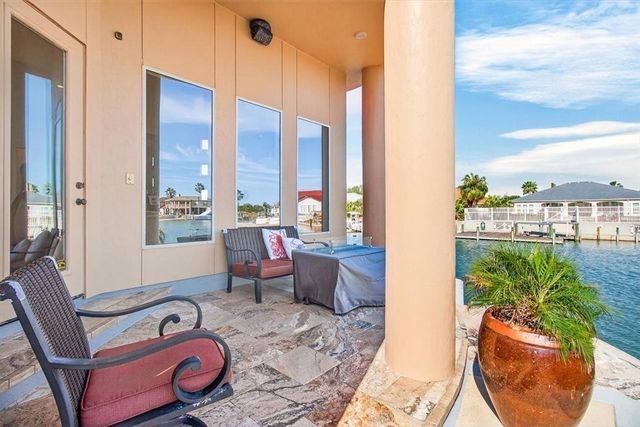 112 Sailfish Ct, Aransas Pass, TX 78336