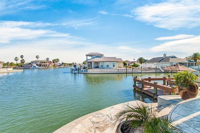 112 Sailfish Ct, Aransas Pass, TX 78336