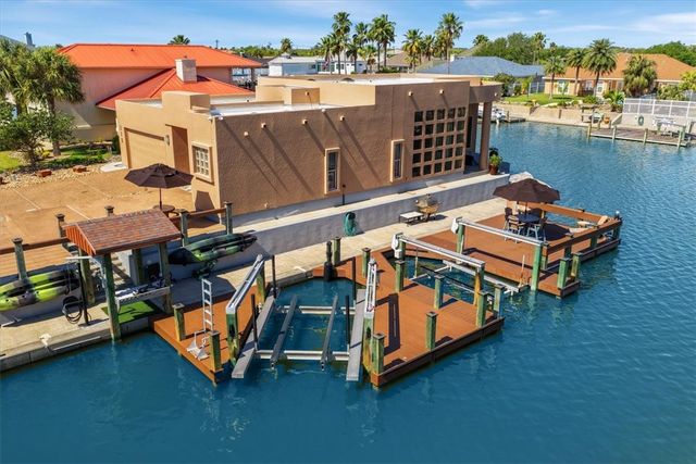 112 Sailfish Ct, Aransas Pass, TX 78336