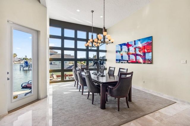 112 Sailfish Ct, Aransas Pass, TX 78336