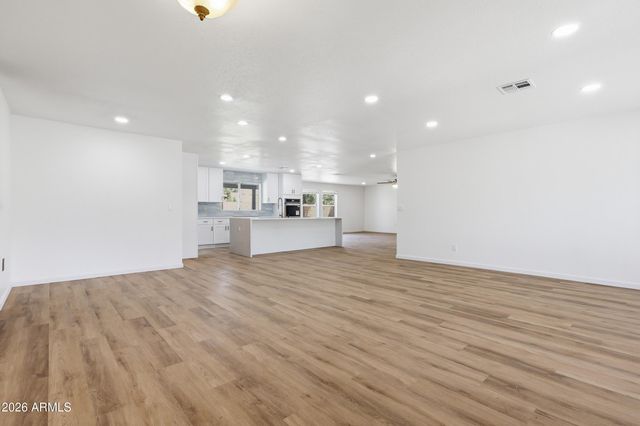 1338 E KAEL Street, Mesa, AZ 85203
