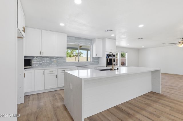 1338 E KAEL Street, Mesa, AZ 85203