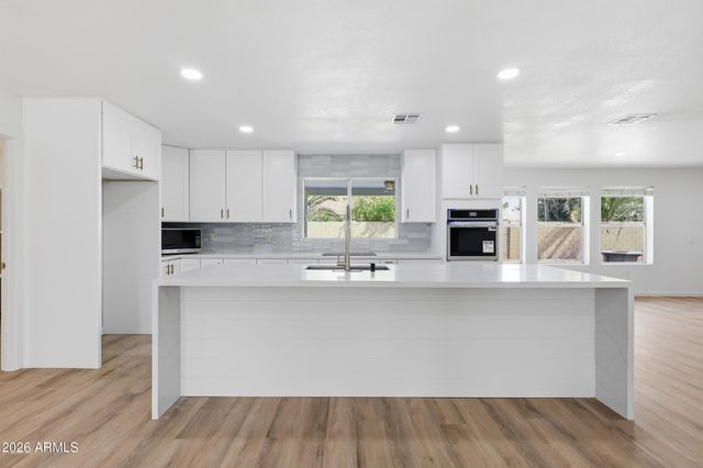 1338 E KAEL Street, Mesa, AZ 85203