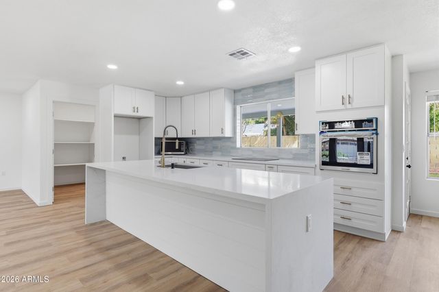 1338 E KAEL Street, Mesa, AZ 85203