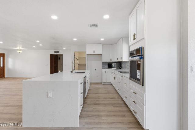 1338 E KAEL Street, Mesa, AZ 85203