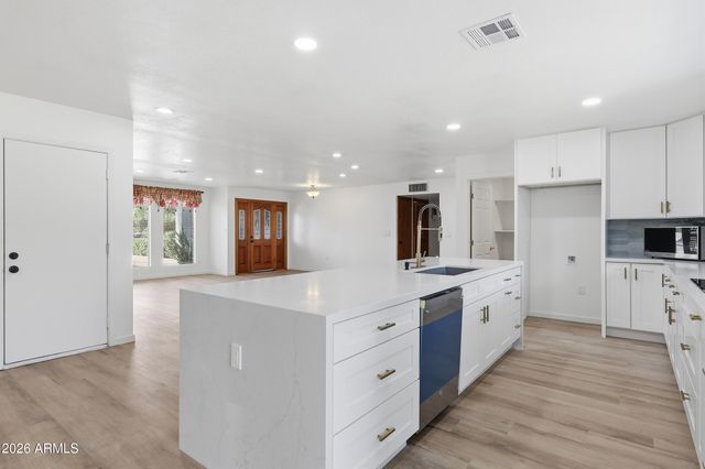 1338 E KAEL Street, Mesa, AZ 85203