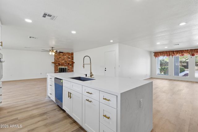 1338 E KAEL Street, Mesa, AZ 85203