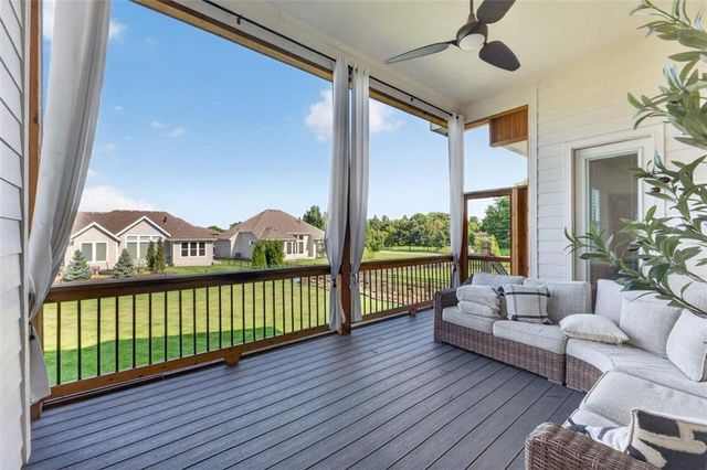 17401 Oakshire Street, Overland Park, KS 66221
