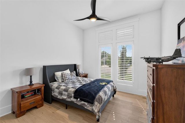 17401 Oakshire Street, Overland Park, KS 66221