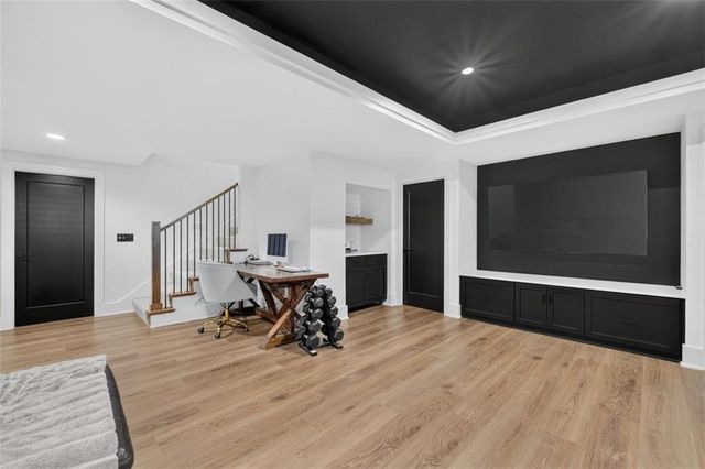 17401 Oakshire Street, Overland Park, KS 66221