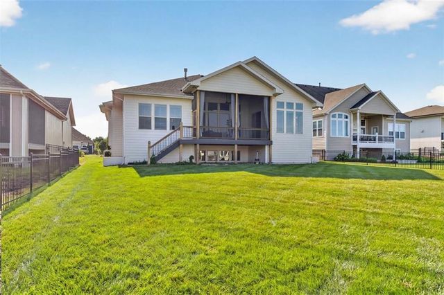 17401 Oakshire Street, Overland Park, KS 66221