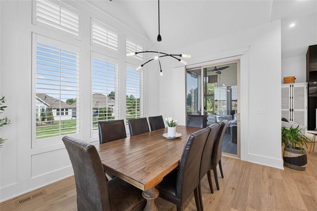 17401 Oakshire Street, Overland Park, KS 66221