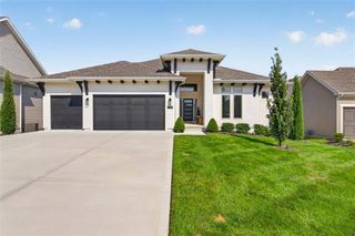 17401 Oakshire Street, Overland Park, KS 66221