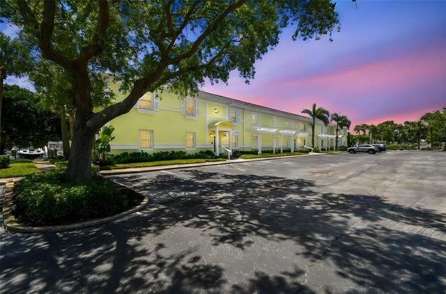 4984 BEACH DRIVE SE B, St Petersburg, FL 33705