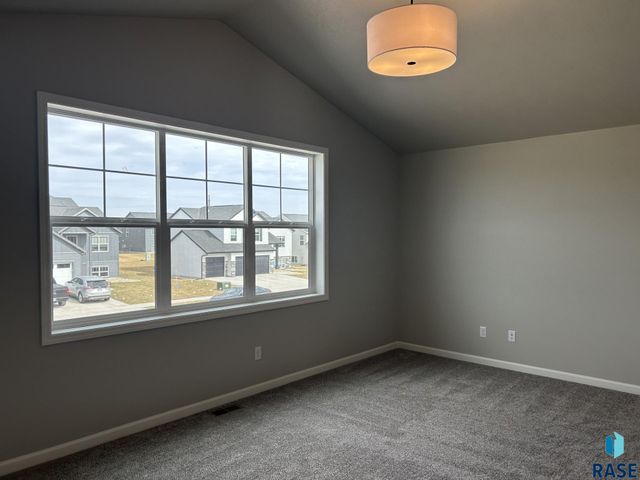 5612 E Ashwood Cir Circle, Sioux Falls, SD 57108