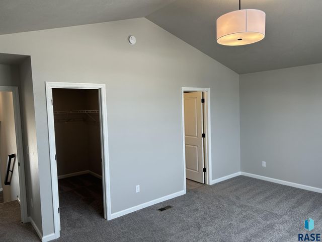 5612 E Ashwood Cir Circle, Sioux Falls, SD 57108