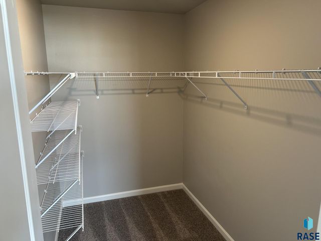 5612 E Ashwood Cir Circle, Sioux Falls, SD 57108