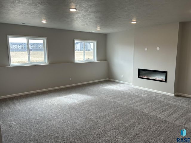 5612 E Ashwood Cir Circle, Sioux Falls, SD 57108